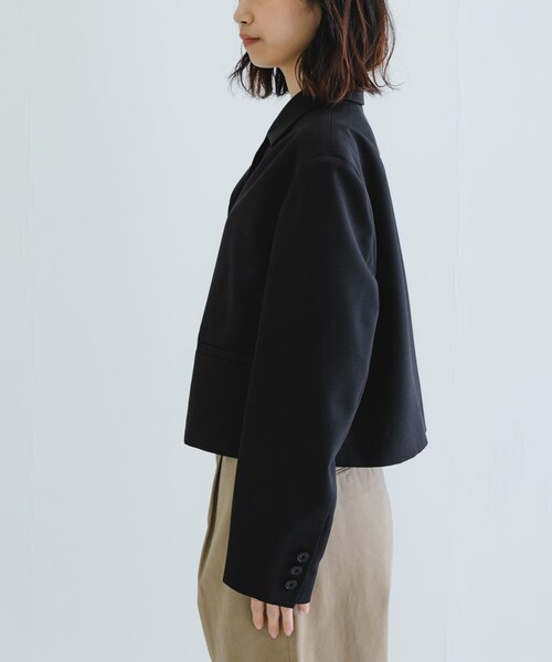 URBAN RESEARCH（アーバンリサーチ）の「new basic　ボックスショートジャケット（テーラードジャケット・レディース・BLACK/L.BEIGE・FREE）」の13枚目の写真