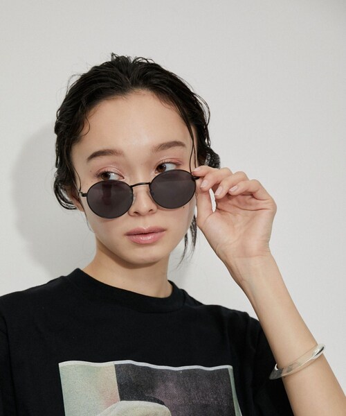 ADAM ET ROPE'(アダムエロペ)の「【WEB限定】・【定番人気】メタルフレームサングラス(サングラス・レディース・ブラック/その他・F)」の2枚目の写真