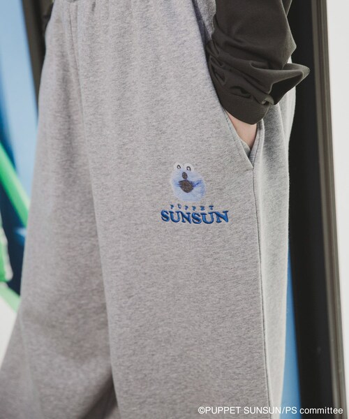 SENSE OF PLACE by URBAN RESEARCH（センスオブプレイスバイアーバンリサーチ）の「『ユニセックス』『別注』SUNSUN×SENSE OF PLACE　スウェットパンツ（スウェットパンツ・レディース・L.GRAY/NAVY・M/L）」の9枚目の写真