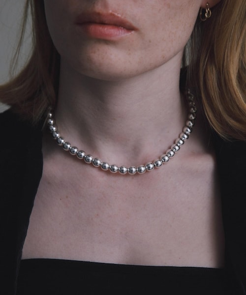 URBAN RESEARCH(アーバンリサーチ)の「decor『デコール』 Hematite8mmBallchoker(ネックレス・レディース・SILVER・-)」の1枚目の写真