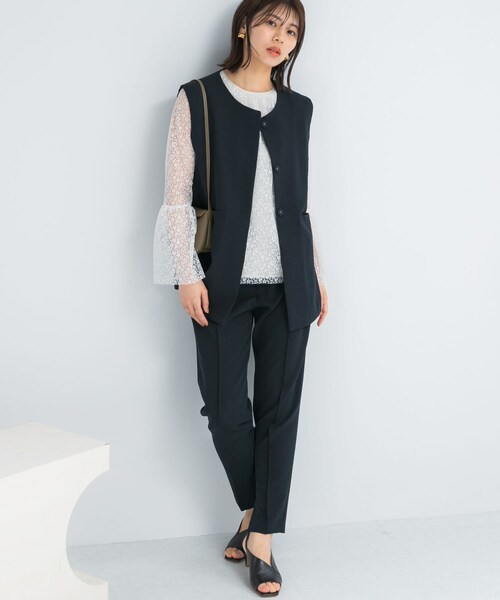 URBAN RESEARCH ROSSO(アーバンリサーチロッソ)の「『WEB/一部店舗限定』『SHORT/TALLサイズあり』ペプラムジレ+テーパードパンツ(セットアップ・レディース・ECRU/NAVY/BLACK・Short/36/38/TALL)」の4枚目の写真