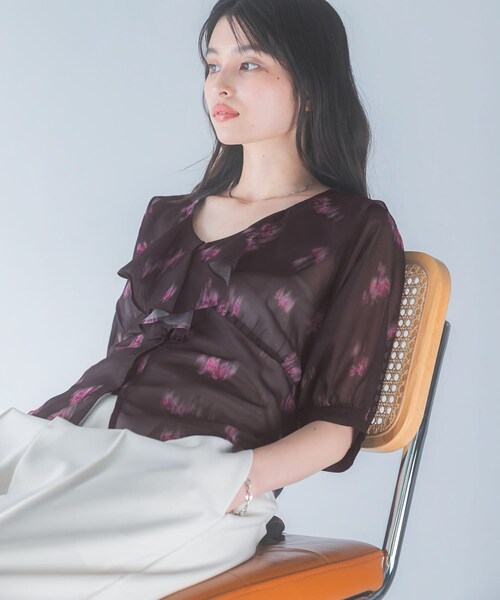 URBAN RESEARCH ROSSO（アーバンリサーチロッソ）の「ダークプリントフリルブラウス（シャツ/ブラウス・レディース・BROWN/BLACK・Free）」の15枚目の写真