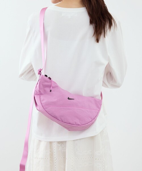 ROPE' PICNIC（ロペピクニック）の「【NIKE/ナイキ】オーラ CRESCENT クロスボディバッグ（ボディバッグ/ウエストポーチ・レディース・ブラック/ピンク系・F）」の19枚目の写真