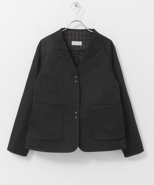 URBAN RESEARCH（アーバンリサーチ）の「MASK QUILTINGノーカラーショートジャケット∴（ノーカラージャケット・レディース・BEIGE/BLACK・1/2）」の5枚目の写真