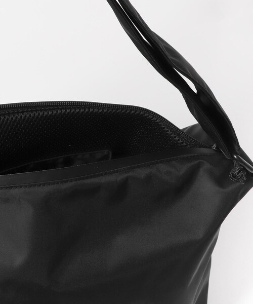 URBAN RESEARCH DOORS（アーバンリサーチドアーズ）の「『撥水』『別注』YAKPAK×DOORS　SHOULDER BAG M（ショルダーバッグ・メンズ・OLIVE/BLACK/CHARCOAL/NAVY・-）」の11枚目の写真