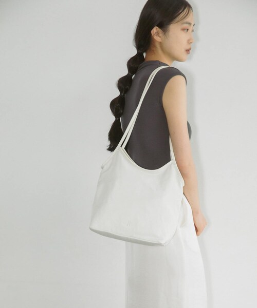 RODE SKO（ロデスコ）の「hun RODESKO　Dual pouch tote（トートバッグ・レディース・SHIRO/BLACK・-）」の4枚目の写真