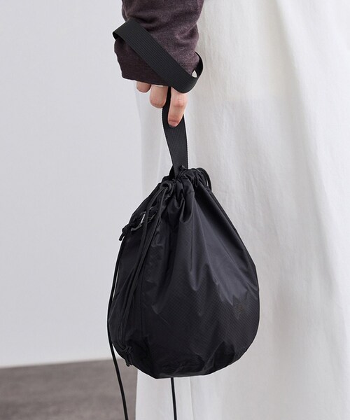 ADAM ET ROPE'(アダムエロペ)の「【J'aDoRe・店舗限定】【Speedo(スピード)】ボヤージュウォータープルーフパースバッグ / 撥水(ショルダーバッグ・レディース・ブラック・F)」の20枚目の写真