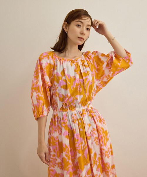 ROPE'（ロペ）の「【DEVEAUX（デヴォー）】別注ボカシフラワーウエストギャザーワンピース/洗える（ワンピース・レディース・ブラウン系/オレンジ系・F）」の9枚目の写真