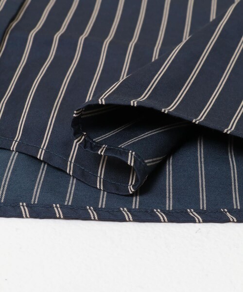 KBF（ケイビーエフ）の「ヘムデザインクロップドシャツ（シャツ/ブラウス・レディース・CREAM st/NAVY st・one）」の14枚目の写真