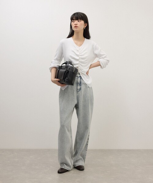 ADAM ET ROPE'(アダムエロペ)の「【WEB限定】ポケットタックセミワイドデニム(デニムパンツ・レディース・ネイビー/ブルー系・34/36/38)」の10枚目の写真