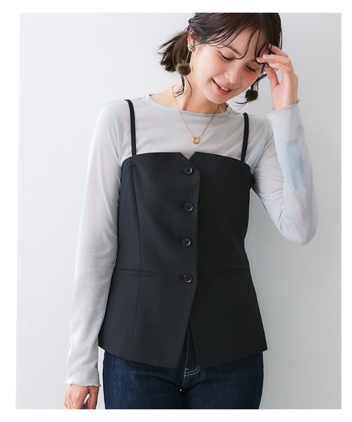 nissen（ニッセン）の「【みさとさんコラボ】セットアップスーツ（しわになりにくい・UVカット）（上下別売）<大きいサイズ有>（フォーマルスーツ/小物・レディース・グレー:テーラードジャケット/黒:テーラードジャケット/グレー:フロントボタンビスジェ/黒:フロントボタンビスジェ/グレー(レギュラー丈):ワイドパンツ/グレー(ロング丈):ワイドパンツ/黒(レギュラー丈):ワイドパンツ/黒(ロング丈):ワイドパンツ/グレー:タイトスカート/黒:タイトスカート・M/L/LL/3L）」の2枚目の写真