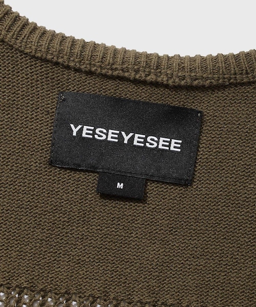ADAM ET ROPE'（アダムエロペ）の「【YESEYESEE/イエスアイシー】KNITTED UTILITY VEST（ベスト・メンズ・ブラック/カーキ・L/M）」の12枚目の写真