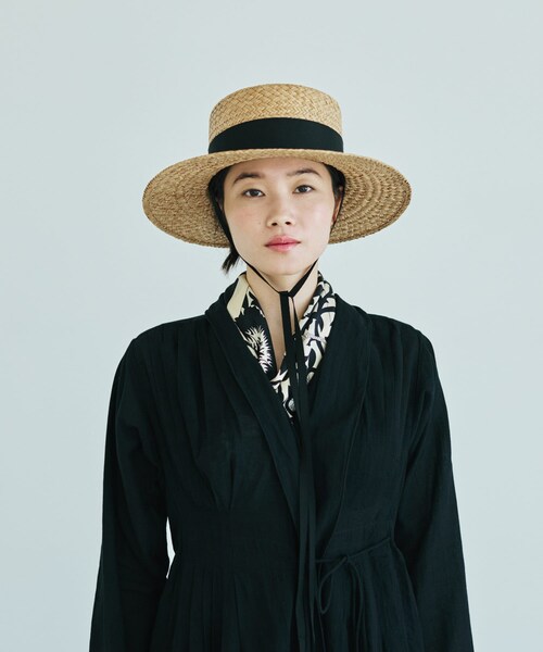かぐれ（カグレ）の「AENEIS　MUR FLORAL SILK SCARF（バンダナ/スカーフ・レディース・BLACK・-）」の4枚目の写真