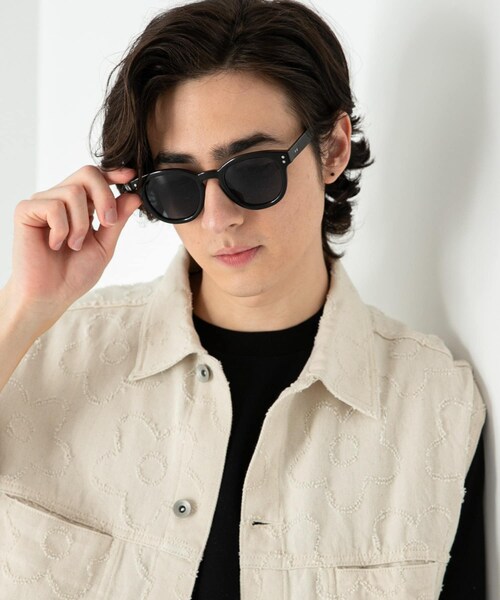 SENSE OF PLACE by URBAN RESEARCH(センスオブプレイスバイアーバンリサーチ)の「『ユニセックス』ボストンサングラス(メガネ・メンズ・BLACK/GRAY/YELLOW/CLEAR・one)」の1枚目の写真