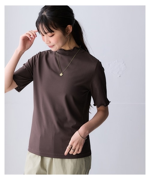 nissen（ニッセン）の「細リブハイネック5分袖カットソープルオーバー＜大きいサイズ有＞（Tシャツ/カットソー・レディース・黒/コーラルピンク/オフホワイト/エクリュ/オフホワイト×黒ボーダー/オフホワイト×黒系ボーダー/ネイビー×オフホワイト系ボーダー/スモーキーサックス/ライトグレー/チャコールブラウン/ハニーイエロー・S/M/L/LL/3L/4L/5L/6L/8L/10L）」の7枚目の写真