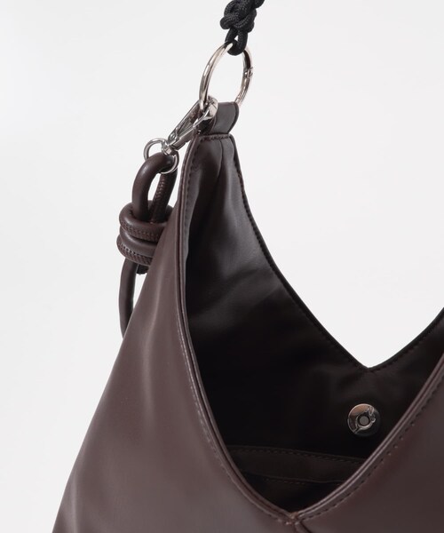 URBAN RESEARCH Sonny Label（アーバンリサーチサニーレーベル）の「トライアングル2WAYバッグ（ハンドバッグ・レディース・Lベージュ/ブラック/ブラウン・One）」の17枚目の写真