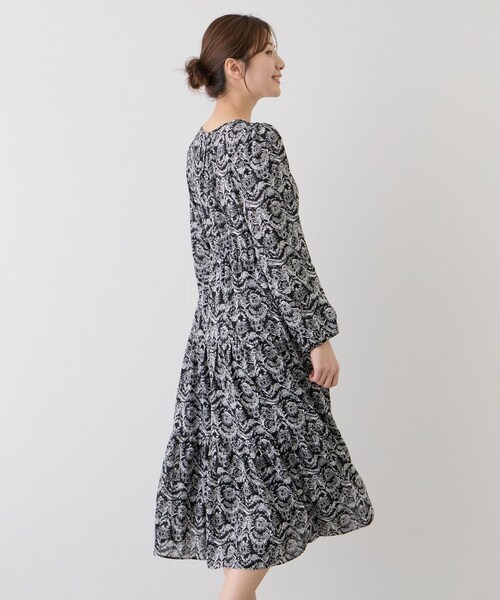 Jayro(ジャイロ)の「花柄ワンピース(ワンピース・レディース・ブラック系/ネイビー系・F)」の9枚目の写真