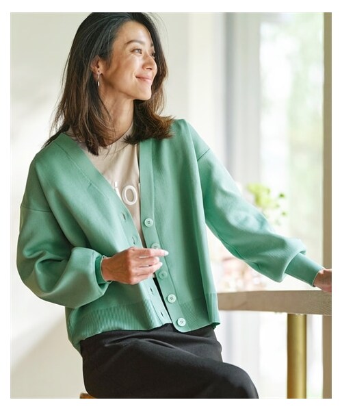 nissen（ニッセン）の「Vネックニットカーディガン【OtonaSMILE】（カーディガン/ボレロ・レディース・パープル/黒/モカベージュ/セージグリーン・M/L/LL/3L/4L/5L）」の6枚目の写真