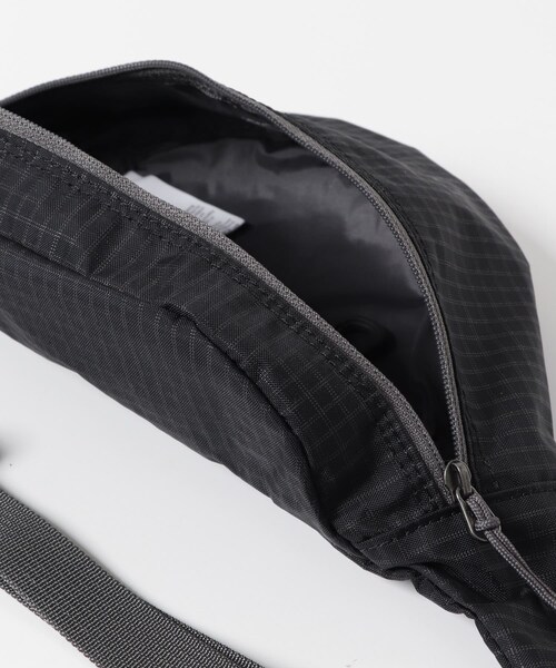 URBAN RESEARCH DOORS（アーバンリサーチドアーズ）の「GOLITE　CLING UG（ボディバッグ/ウエストポーチ・メンズ・AVOCADO/CASTLEROCK/BLACK OUT・one）」の6枚目の写真