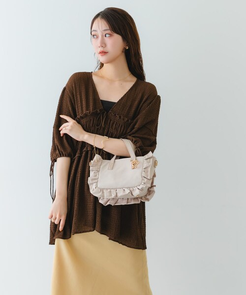 RODE SKO（ロデスコ）の「スターチャームフリルミニトートバッグ（ハンドバッグ・レディース・IVORY/MOCHA/BLACK・one）」の7枚目の写真