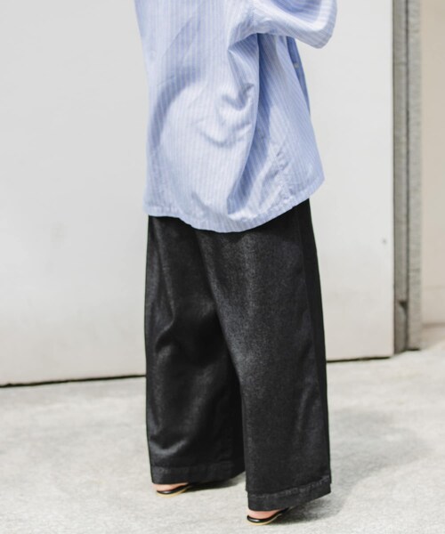 URBAN RESEARCH DOORS（アーバンリサーチドアーズ）の「FORK&SPOON　セルロースデニムワイドパンツ（デニムパンツ・レディース・BLACK/BLUE・1/2）」の6枚目の写真