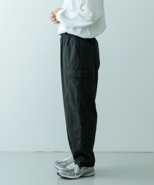 ITEMS URBANRESEARCH(アイテムズ アーバンリサーチ)の「『XLサイズあり』『セットアップ対応』撥水ナイロングログラン裏フリースカーゴ(その他パンツ・メンズ・KHK/BLK/BEG・M/L/XL)」の14枚目の写真