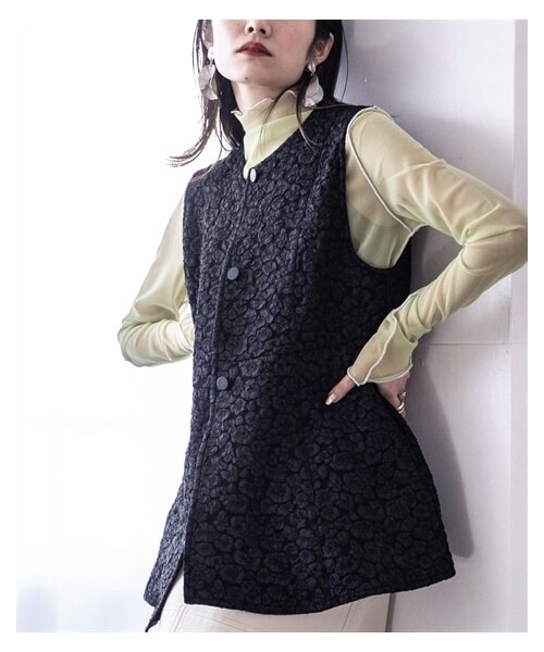 nissen（ニッセン）の「ふくれジャガード前空きベスト ［Soiunique］（ベスト・レディース・ベージュ/ブラック・M/L）」の3枚目の写真