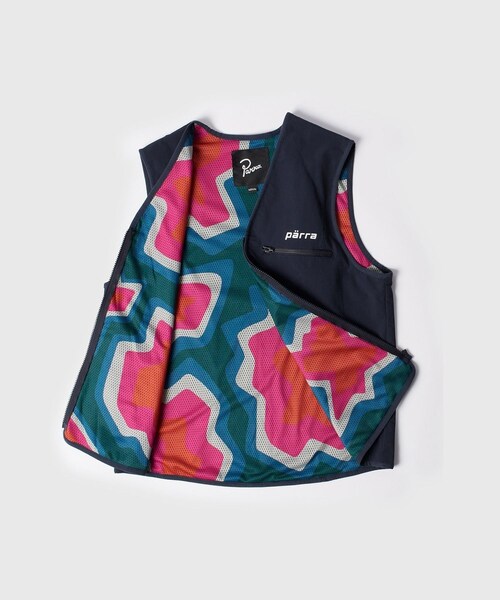 ADAM ET ROPE'（アダムエロペ）の「【by Parra/バイ・パラ】Wiggle stones vest（ベスト・メンズ・ネイビー・L/M）」の4枚目の写真