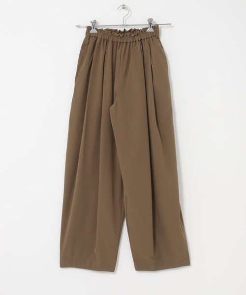 URBAN RESEARCH ROSSO（アーバンリサーチロッソ）の「ELENDEEK　EASY TUCK COCOON PANTS（その他パンツ・レディース・O.WHT/BLK/MNT/BRN・1/2）」の22枚目の写真