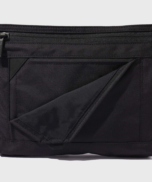 ADAM ET ROPE'(アダムエロペ)の「【MONOLITH/モノリス】SACOCHE STANDARD SS(ショルダーバッグ・メンズ・ブラック/ライトグレー・F)」の20枚目の写真