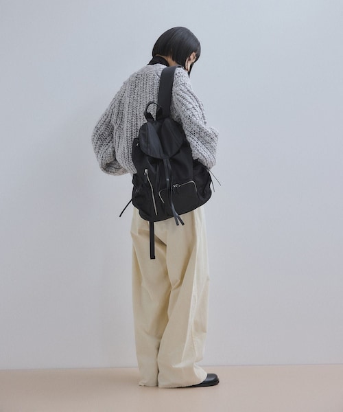 ADAM ET ROPE'(アダムエロペ)の「【WEB限定】フラップポケットリュックサック(バックパック/リュック・レディース・ブラック・F)」の7枚目の写真