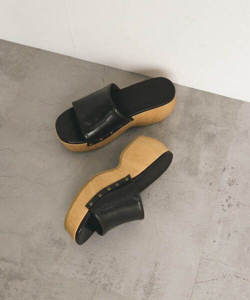 KBF（ケイビーエフ）の「スタッズサボサンダル（サンダル・レディース・BROWN/BLACK・37/38）」の2枚目の写真