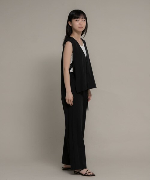 SENSE OF PLACE by URBAN RESEARCH（センスオブプレイスバイアーバンリサーチ）の「Uiscel　4WAYストレッチベストセットアップ（セットアップ・レディース・BLACK/KHAKI・S/M）」の9枚目の写真