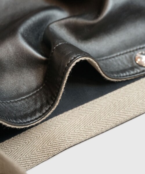 ADAM ET ROPE'(アダムエロペ)の「【HEUGN/ユーゲン】Noah Bag(トートバッグ・メンズ・ブラック・F)」の7枚目の写真