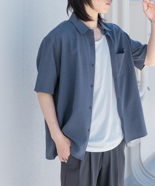 SENSE OF PLACE by URBAN RESEARCH(センスオブプレイスバイアーバンリサーチ)の「『ユニセックス』『UR TECH DRYLUXE』リネンライクシャツ(5分袖)(シャツ/ブラウス・メンズ・GREIGE/CHARCOAL/NAVY/L.BLUE/BROWN/ORANGE・S/M/L)」の4枚目の写真