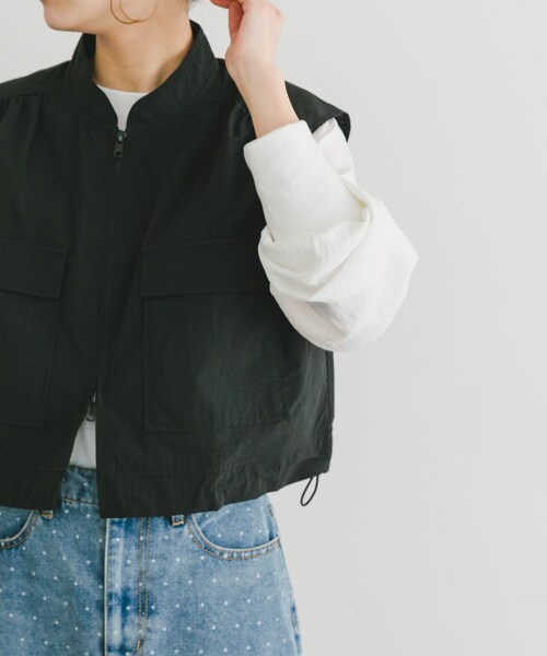 ITEMS URBANRESEARCH（アイテムズ アーバンリサーチ）の「ナイロンショートベスト（テーラードジャケット・レディース・BLK/BRN・FREE）」の6枚目の写真