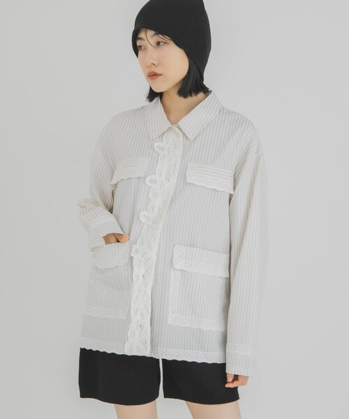 KBF（ケイビーエフ）の「バテンレースストライプシャツ（シャツ/ブラウス・レディース・BROWN/IVORY/BLUE GRAY・One）」の5枚目の写真