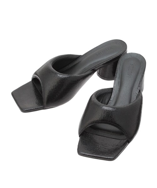 MURUA（ムルーア）の「メタリックパフミュール（サンダル・レディース・ブラック/シルバー・22.5/23.5/24.5）」の3枚目の写真