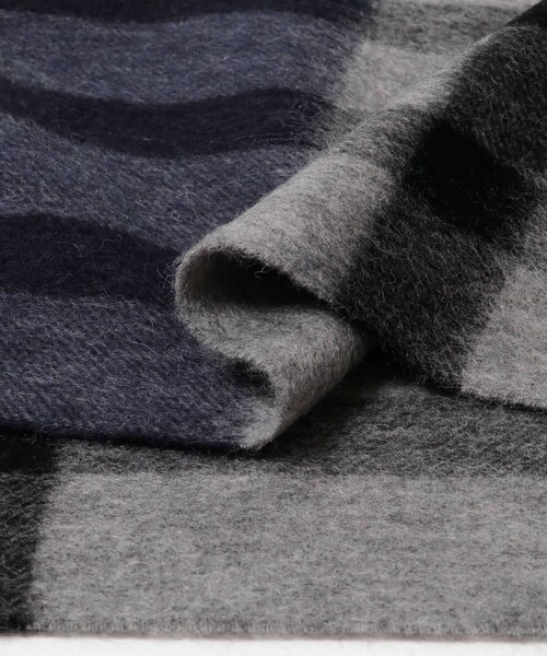 URBAN RESEARCH Sonny Label（アーバンリサーチサニーレーベル）の「ウールカシミヤチェックワイドマフラー（マフラー・メンズ・ベージュ/グレー/カーキ/ネイビー・One）」の10枚目の写真