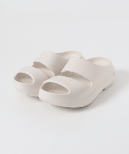 URBAN RESEARCH DOORS（アーバンリサーチドアーズ）の「OOFOS　OOYEA（サンダル・メンズ・BLACK/CHALK・26/27/28）」の7枚目の写真