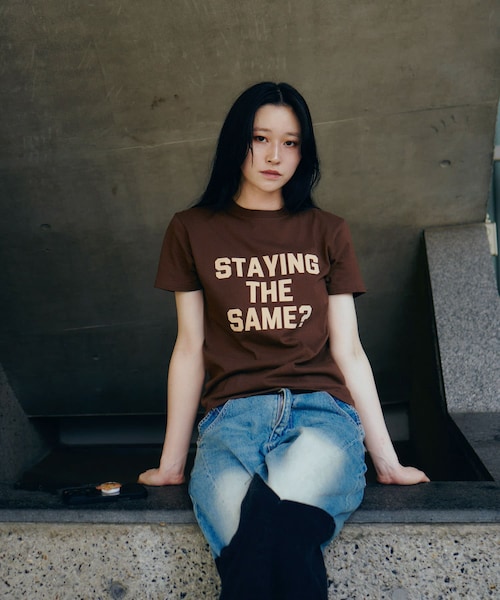 URBAN RESEARCH(アーバンリサーチ)の「Teya Flock Letter T-shirts(Tシャツ/カットソー・レディース・SAX/RED/BROWN・S/L)」の6枚目の写真