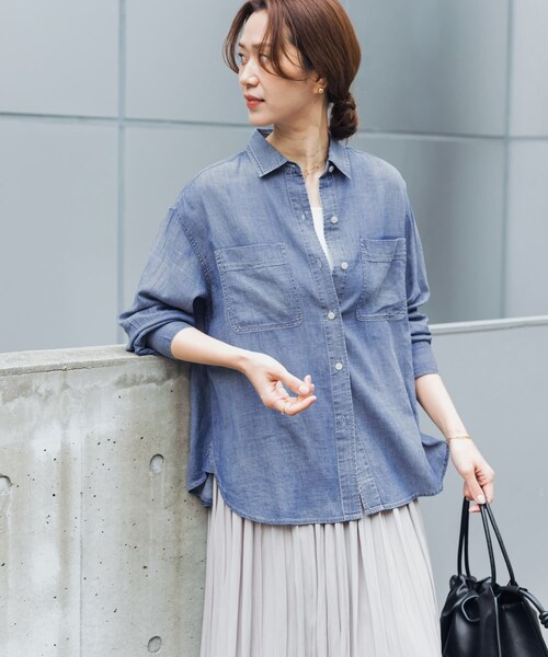 URBAN RESEARCH DOORS(アーバンリサーチドアーズ)の「シアーデニムシャツ(シャツ/ブラウス・レディース・INDIGO/BLACK・Free)」の21枚目の写真