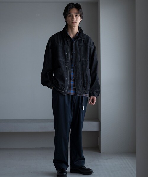 ADAM ET ROPE'(アダムエロペ)の「13oz デニムボマーブルゾン / ADAM ET ROPE' JEANS(ブルゾン・メンズ・ブラック系/ネイビー・L/M)」の6枚目の写真