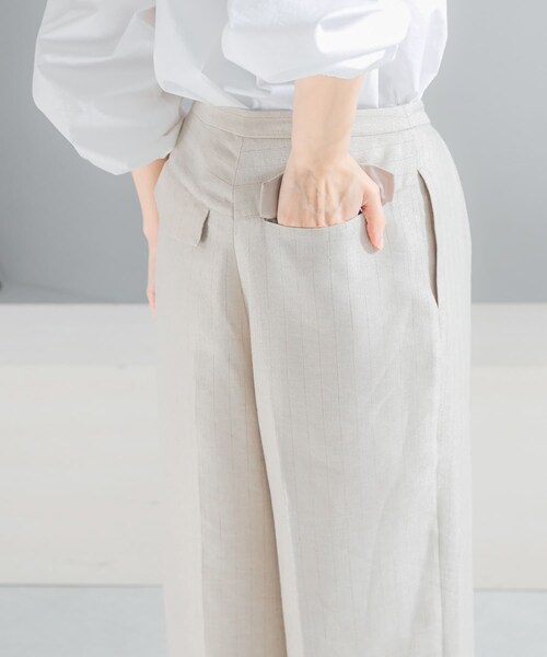 URBAN RESEARCH ROSSO（アーバンリサーチロッソ）の「ラメリネンストライプワイドパンツ（その他パンツ・レディース・BEIGE/CHARCOAL・36/38）」の19枚目の写真