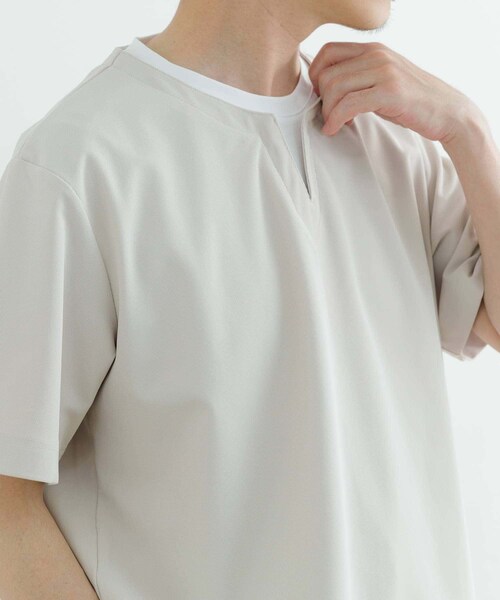 ITEMS URBANRESEARCH(アイテムズ アーバンリサーチ)の「『イージーケア/吸水速乾』高機能ワッフル フェイクレイヤーキーネックTシャツ(Tシャツ/カットソー・メンズ・CHA/BEG/KHK/BLU・M/L)」の14枚目の写真