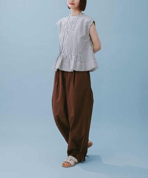 ADAM ET ROPE'（アダムエロペ）の「【定番】タックフレアジレブラウス（シャツ/ブラウス・レディース・ホワイト/ベージュ系/ネイビー系/ブラック・F）」の19枚目の写真
