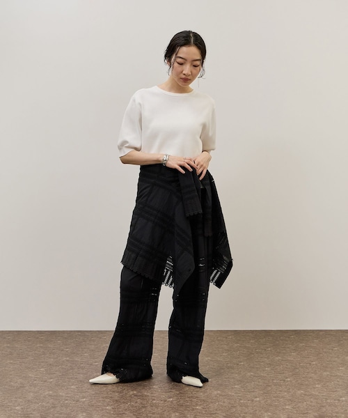 ADAM ET ROPE'（アダムエロペ）の「【一部WEB限定カラー】エンブロイダリーイージーパンツ（その他パンツ・レディース・ブラック/ホワイト/ダークブラウン・36/38）」の10枚目の写真