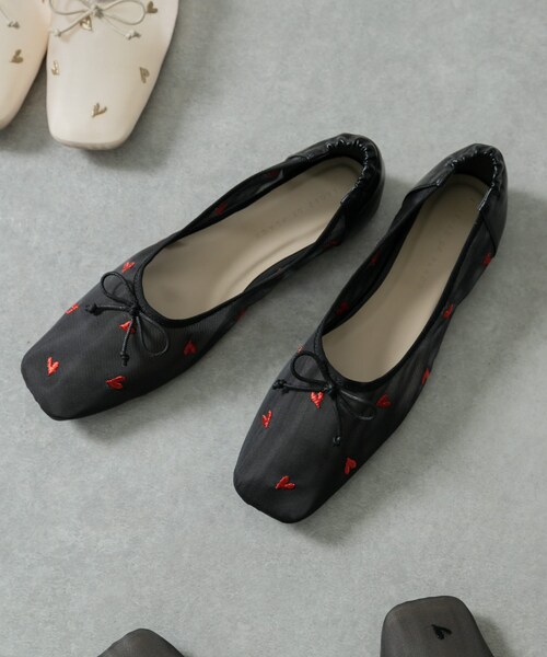 SENSE OF PLACE by URBAN RESEARCH（センスオブプレイスバイアーバンリサーチ）の「ハートチュールフラットシューズ（バレエシューズ・レディース・BLACK/BLK×RED/IVORY・S/M/L）」の3枚目の写真
