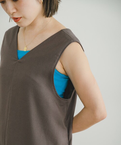 ITEMS URBANRESEARCH（アイテムズ アーバンリサーチ）の「リップルバッククロスキャミソール（キャミソール・レディース・TRQ/BLK/GREGE/RED/WHT・FREE）」の13枚目の写真