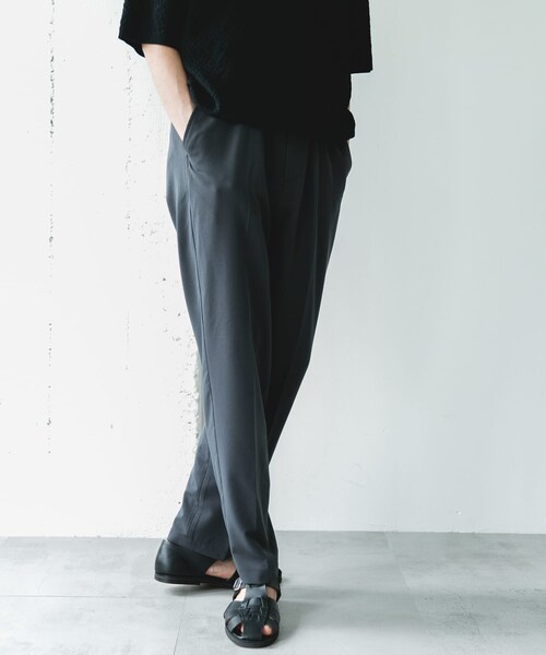 URBAN RESEARCH DOORS（アーバンリサーチドアーズ）の「サマーウールライクテーパードトラウザー（その他パンツ・メンズ・BLACK/CHARCOAL/GREIGE/KHAKI・S/M/L/XL）」の18枚目の写真